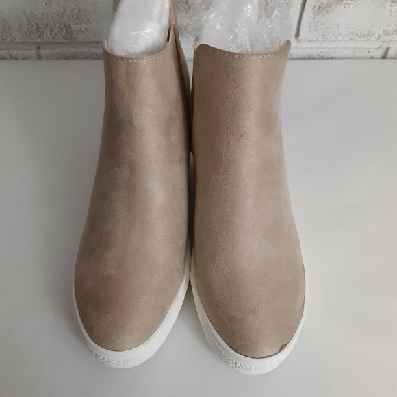 Queen George Aspen Boot sz 7 Vegan Suede New, High Top - Picture 4 of 5